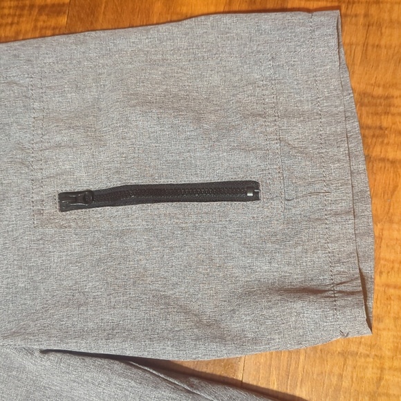 🖐🏽 Grey shorts - Picture 4 of 5